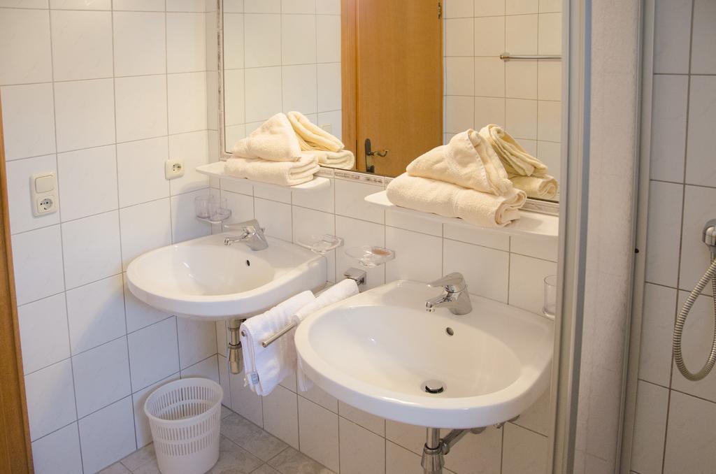 Pezza Lischa Apartment Капл Стая снимка