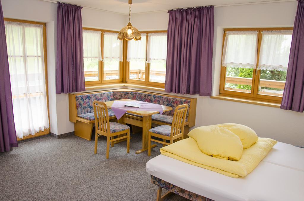 Pezza Lischa Apartment Капл Стая снимка