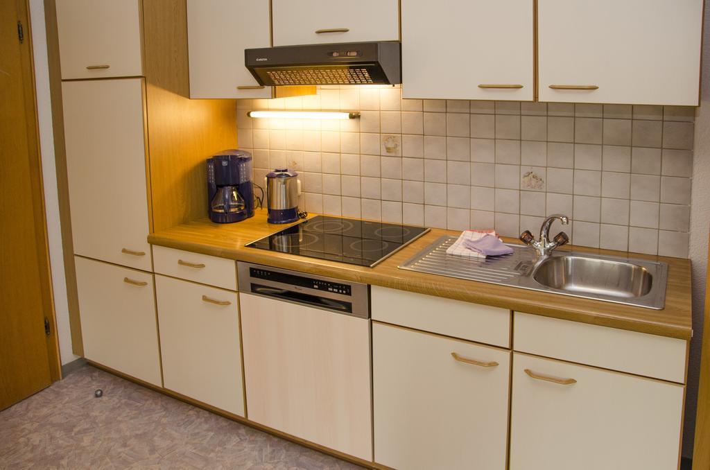 Pezza Lischa Apartment Капл Стая снимка